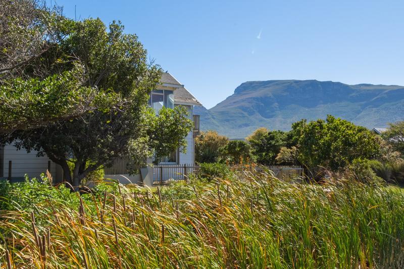 6 Bedroom Property for Sale in Lake Michelle Western Cape